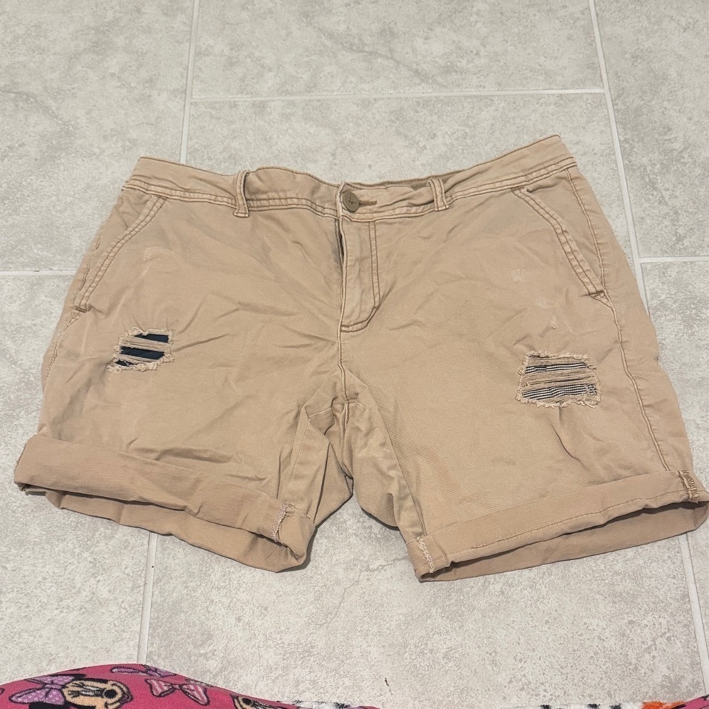Time and Tru Women’s Cargo Shorts in 1